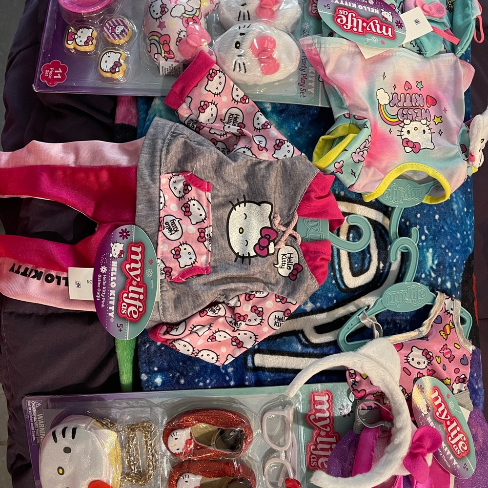 Hello Kitty Doll Clothes Set